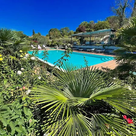 6 - Magical Grounds With Pool Jacuzzi Sleeps 4