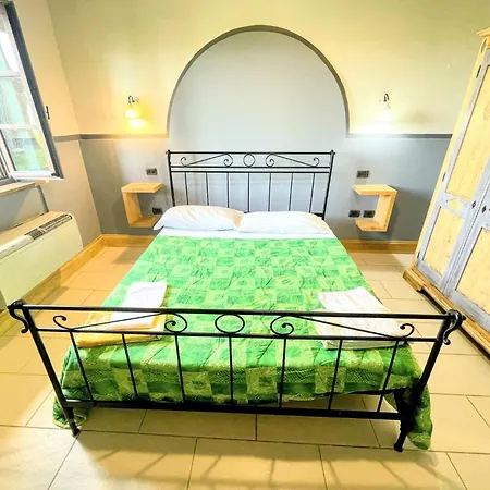 6 - Magical Grounds With Pool Jacuzzi Sleeps 4 *