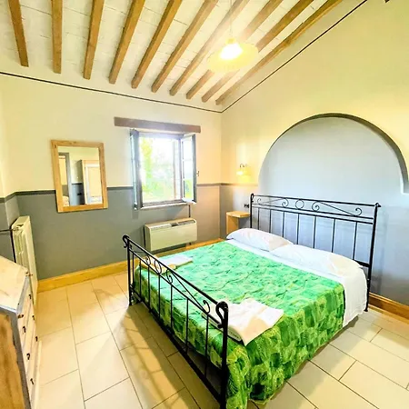 Appartamento 6 - Magical Grounds With Pool Jacuzzi Sleeps 4 *