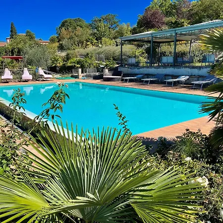 6 - Magical Grounds With Pool Jacuzzi Sleeps 4 *