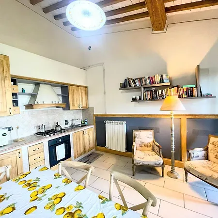 6 - Magical Grounds With Pool Jacuzzi Sleeps 4 Spolète