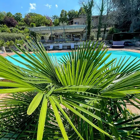 6 - Magical Grounds With Pool Jacuzzi Sleeps 4